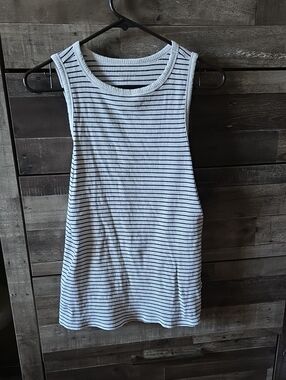 Striped Sleeveless Ribbed Tank Top - Black & White